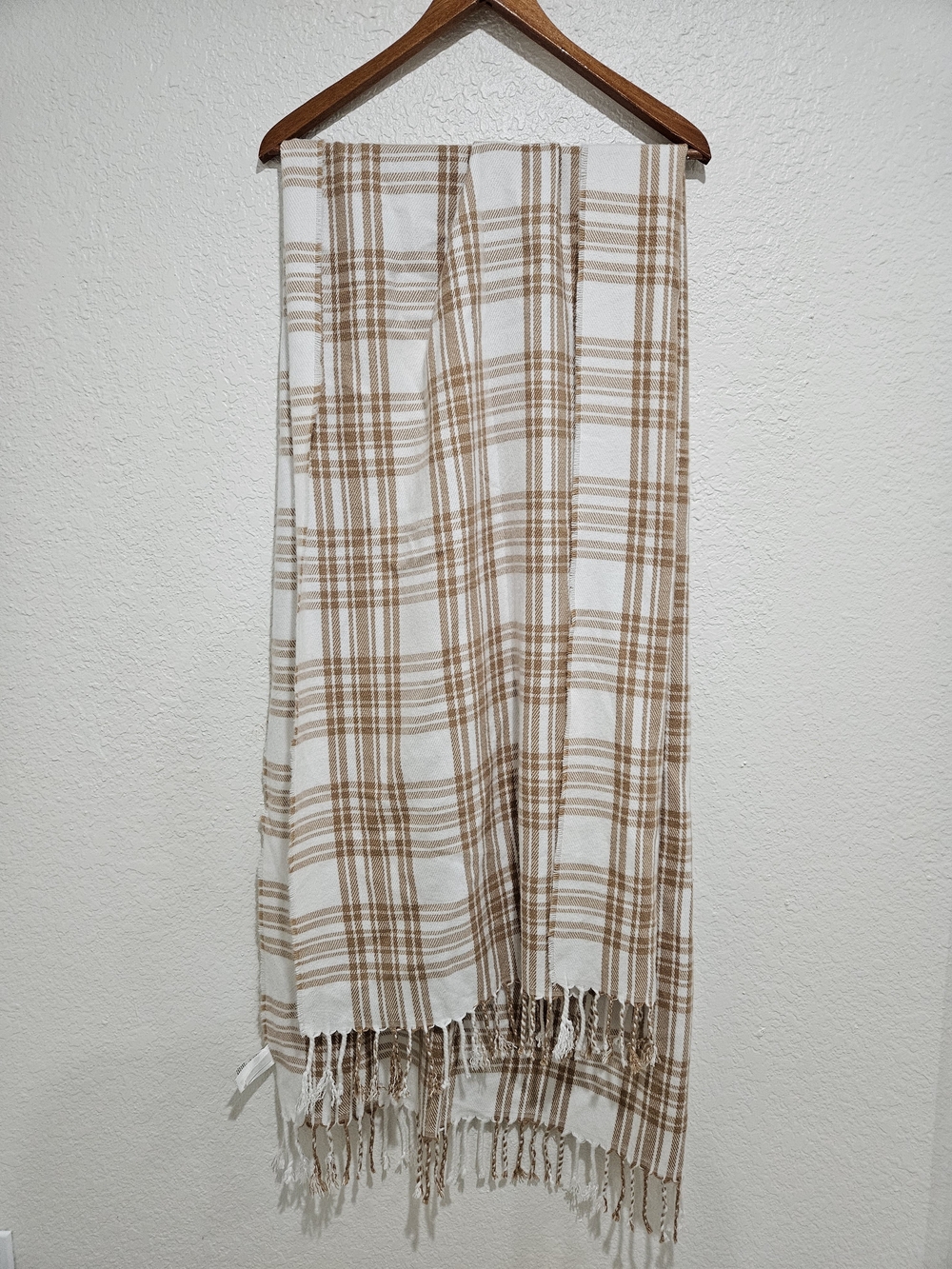 J. Crew Plaid Cotton Bath Towel in White and Tan